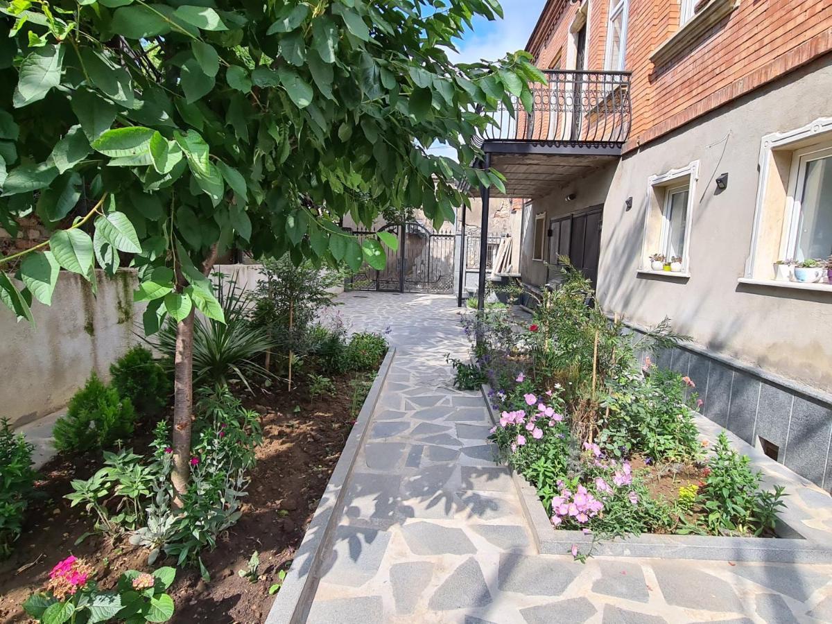 Guest House Panda Kʼutʼaisi Exterior foto
