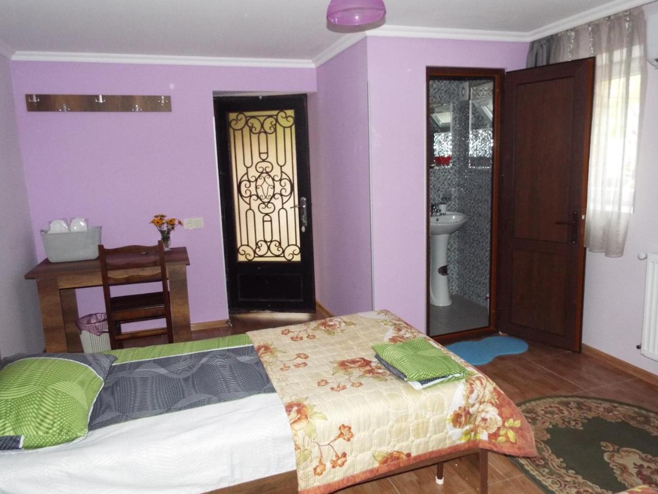Guest House Panda Kʼutʼaisi Exterior foto
