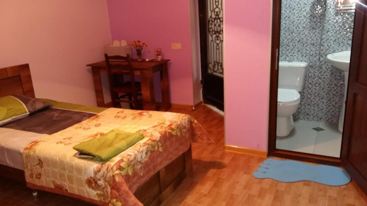 Guest House Panda Kʼutʼaisi Exterior foto
